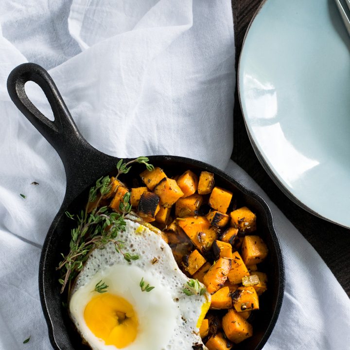 This vegetarian sweet potato hash makes a great quick & healthy weekday breakfast.