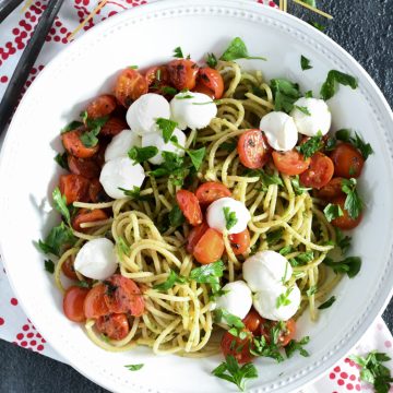 This roasted tomato spaghetti has all the fresh flavors of summer for a perfect end of season pasta dish!